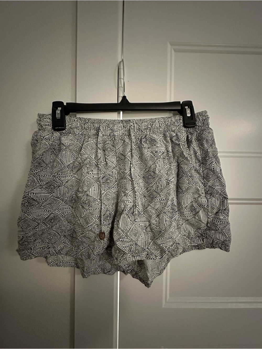 Old Navy Black & White Geometric Pull-On Shorts
